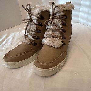 Brash Tan Wedge Faux Fur Lined Lace Up Ankle Boots Women’s Size 7 1/2